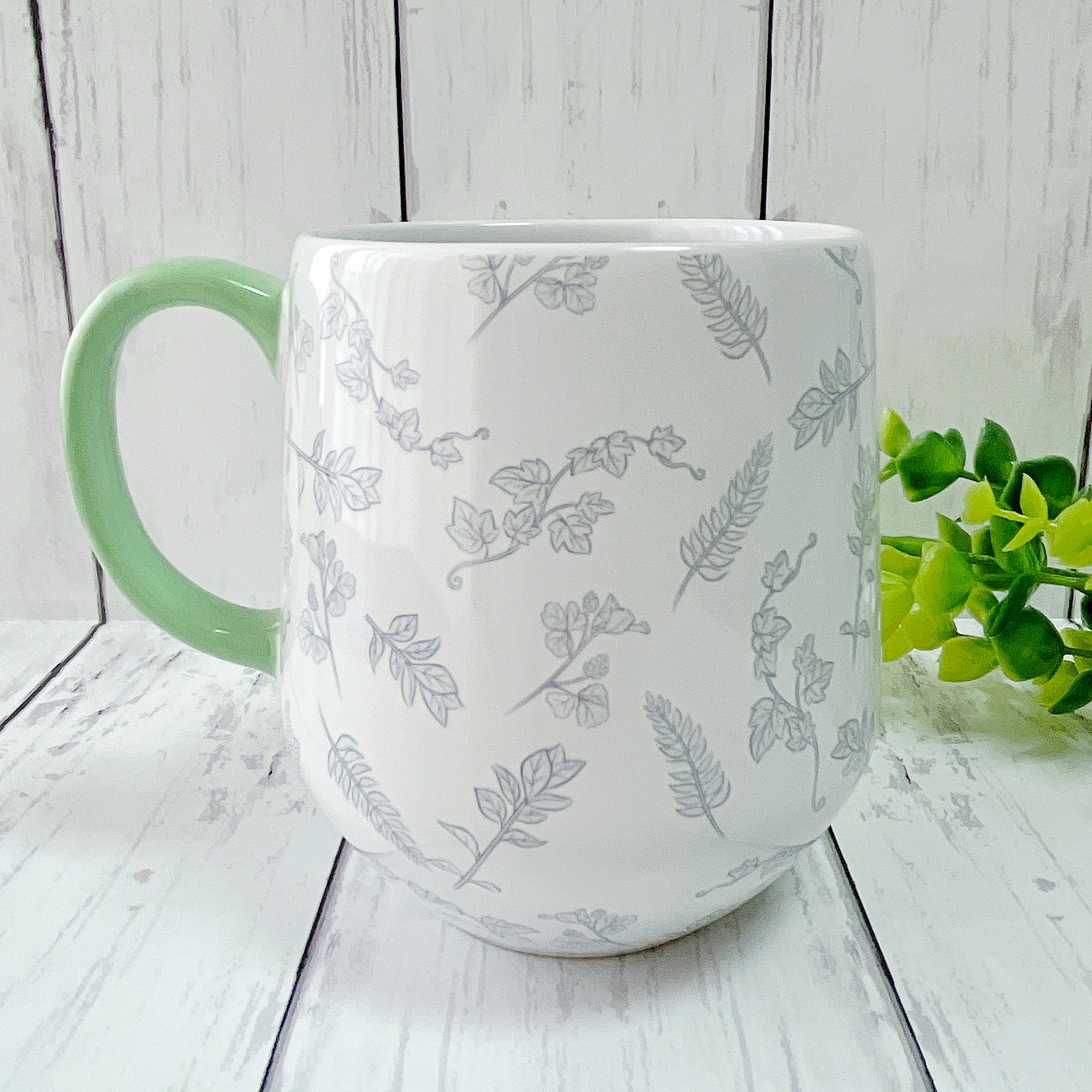 東京ディズニーリゾートで見つけた「マグカップ オーロラ」