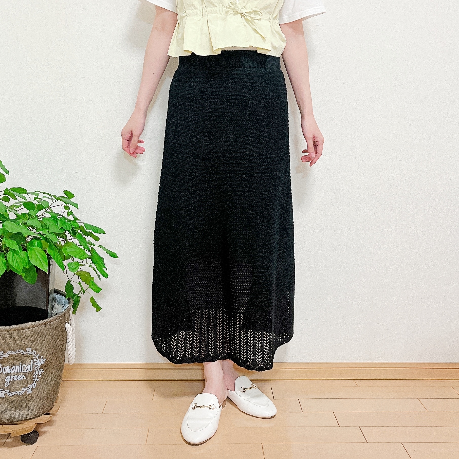 GUの「透かし編みニットスカート」