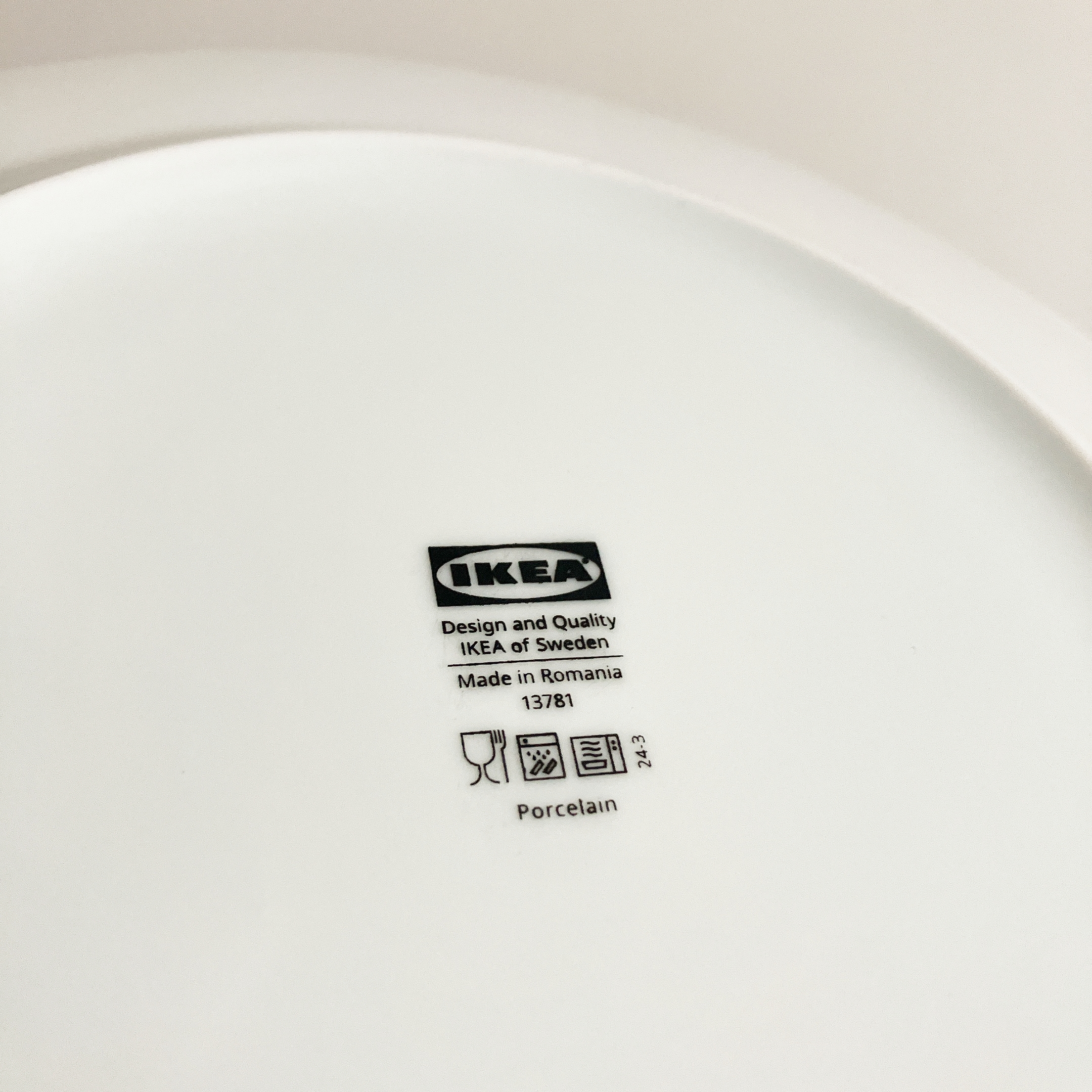 IKEA（イケア）の「UPPLAGA ウップラーガプレート（模様入り／ホワイト・28cm）」