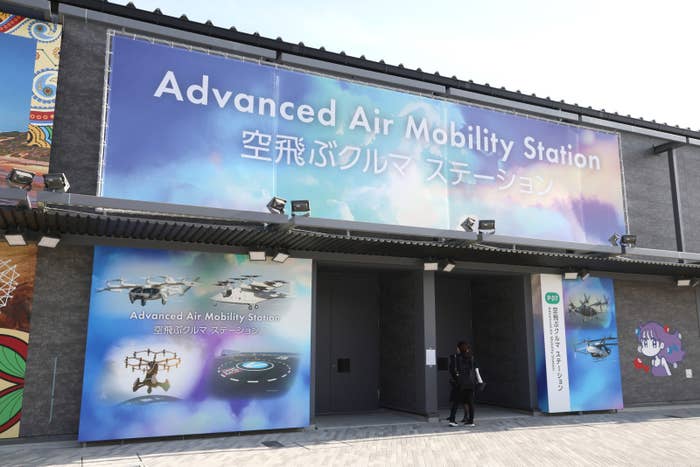 大阪・関西万博／報道公開された「空飛ぶクルマ　ステーション」（時事）