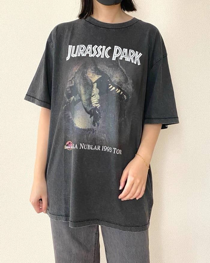最強コラボきた〜！GU×ジュラシック・パークの『古着っぽトップス 
