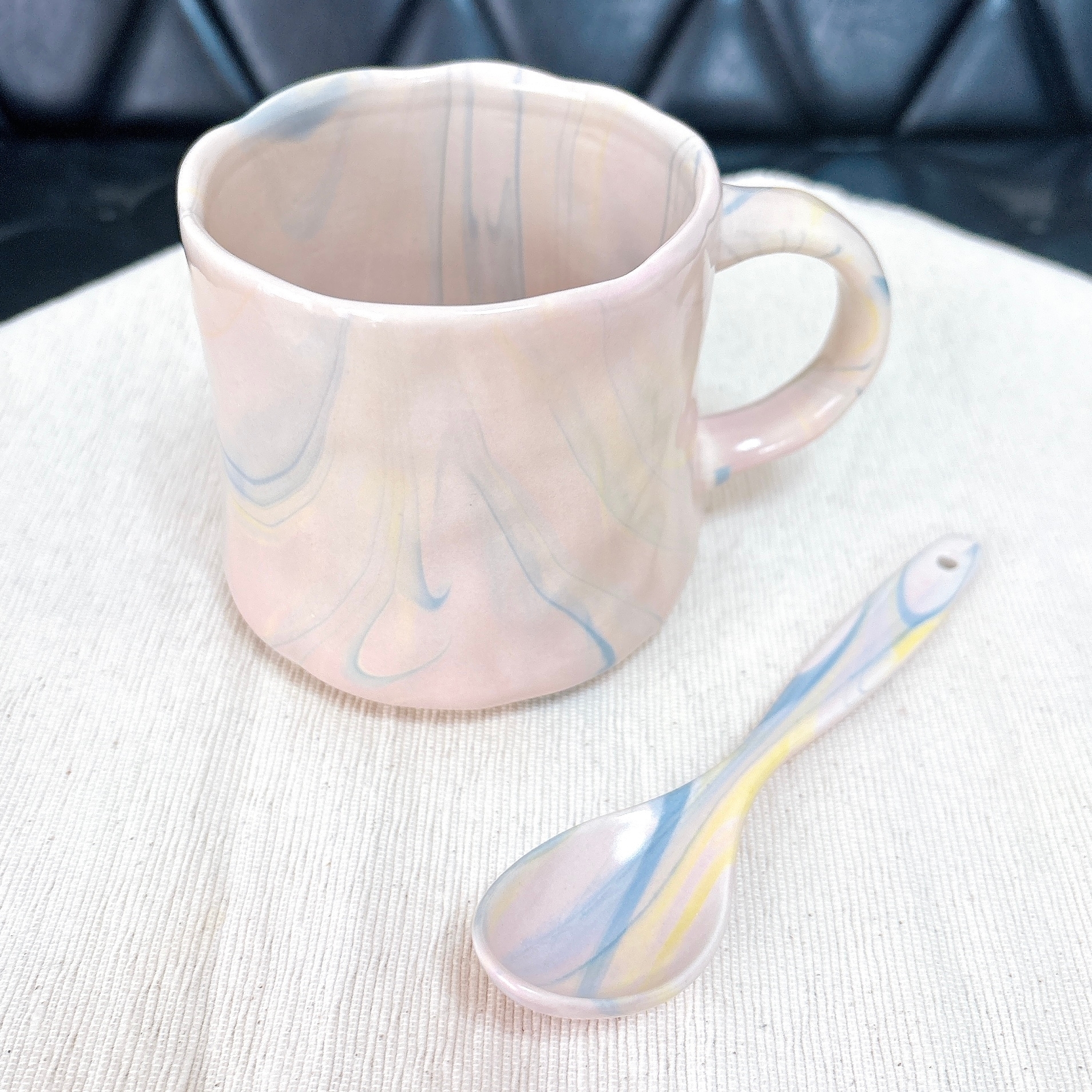 フランフランの「マーブル マグカップ ピンク」「マーブル スプーン ピンク」