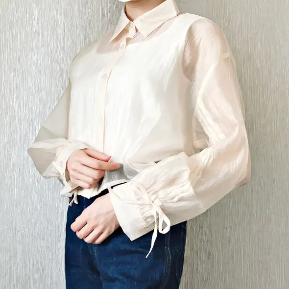 ハニーズの「袖ドロストシアーシャツ」