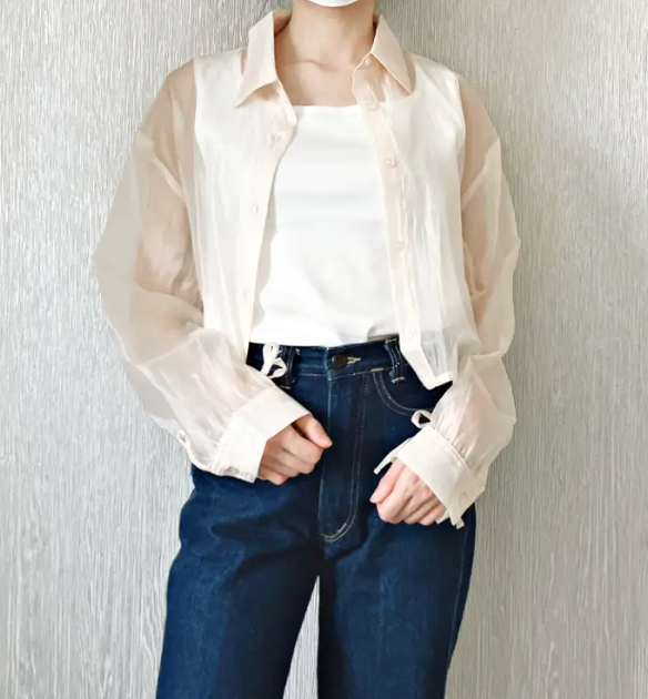 ハニーズの「袖ドロストシアーシャツ」