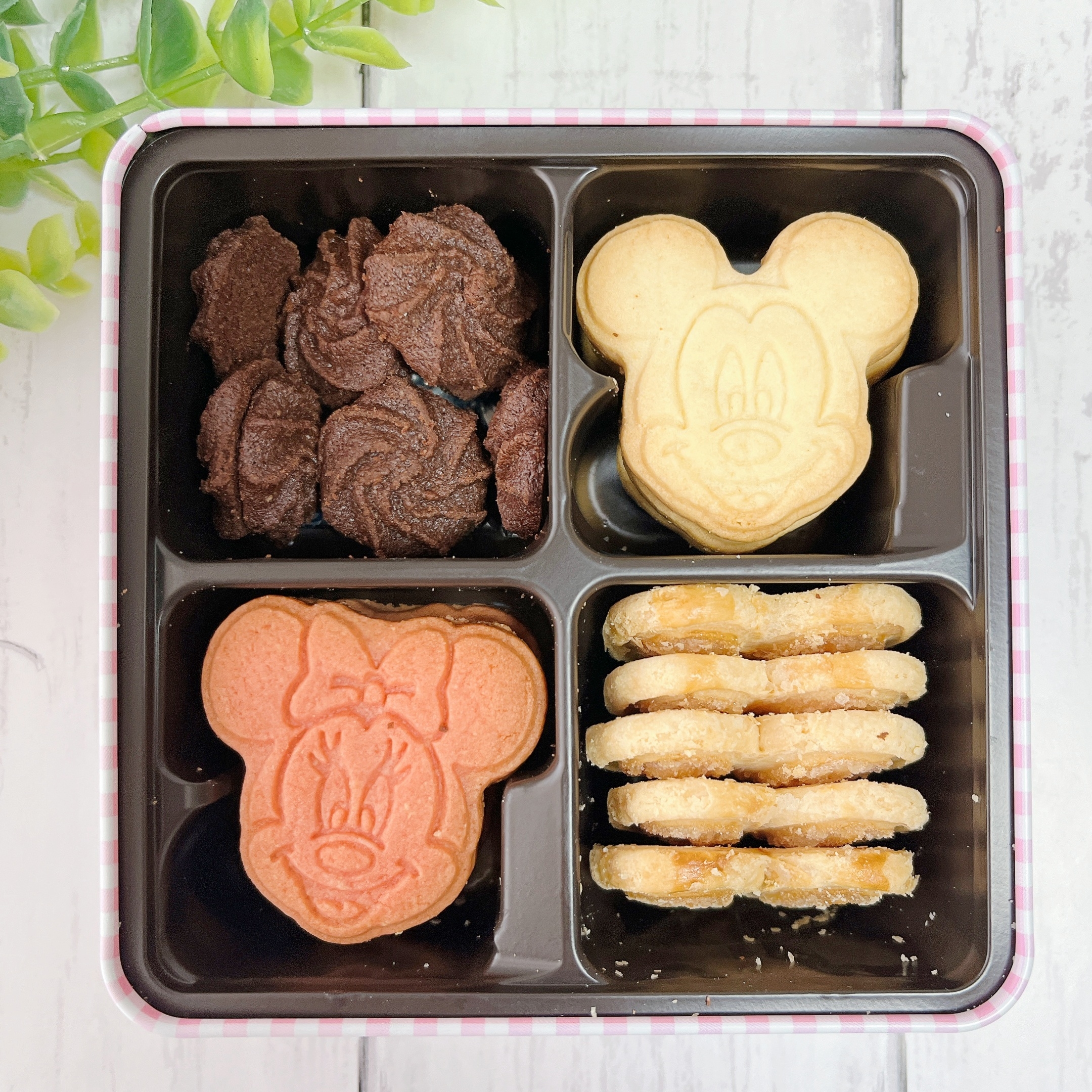 ディズニーランドで見つけた「レトロクッキー缶」が買って大正解