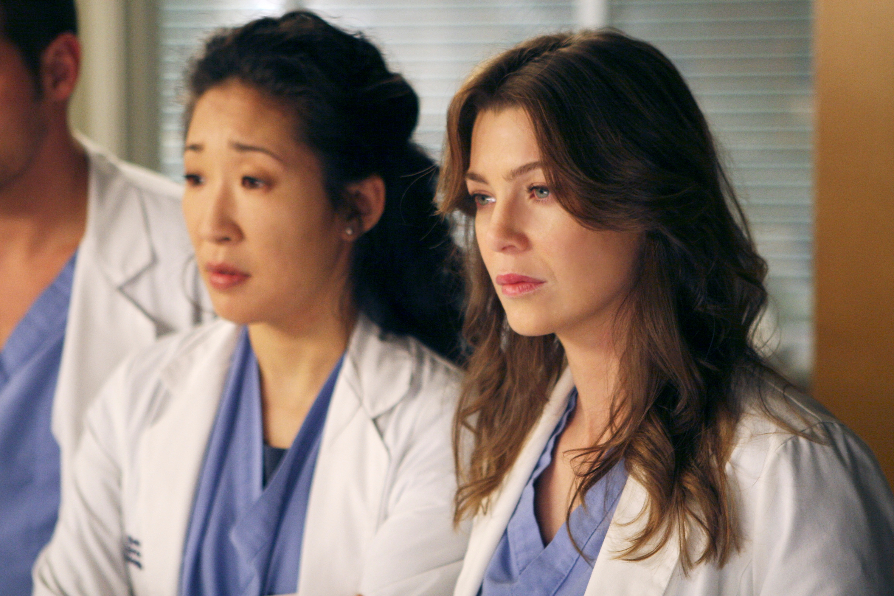 Sandra Oh and Ellen Pompeo in a scene from "Grey's Anatomy"