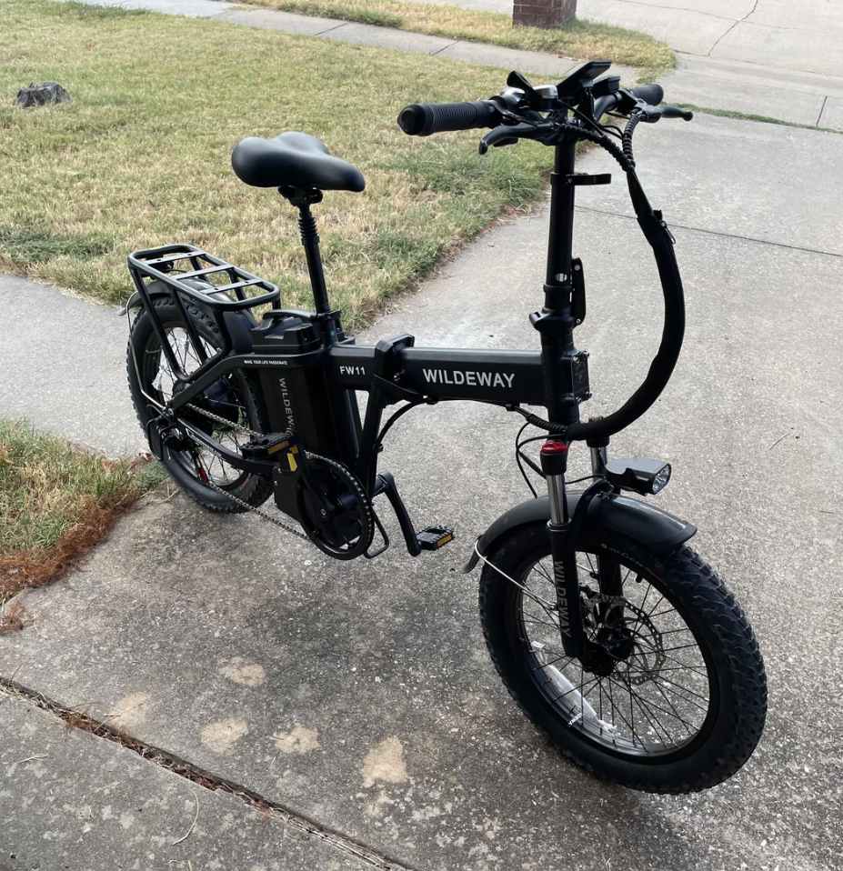 Reddit post showing a folding e-bike with the caption, "New to e-bikes, picked this up for $200. How’d I do?"