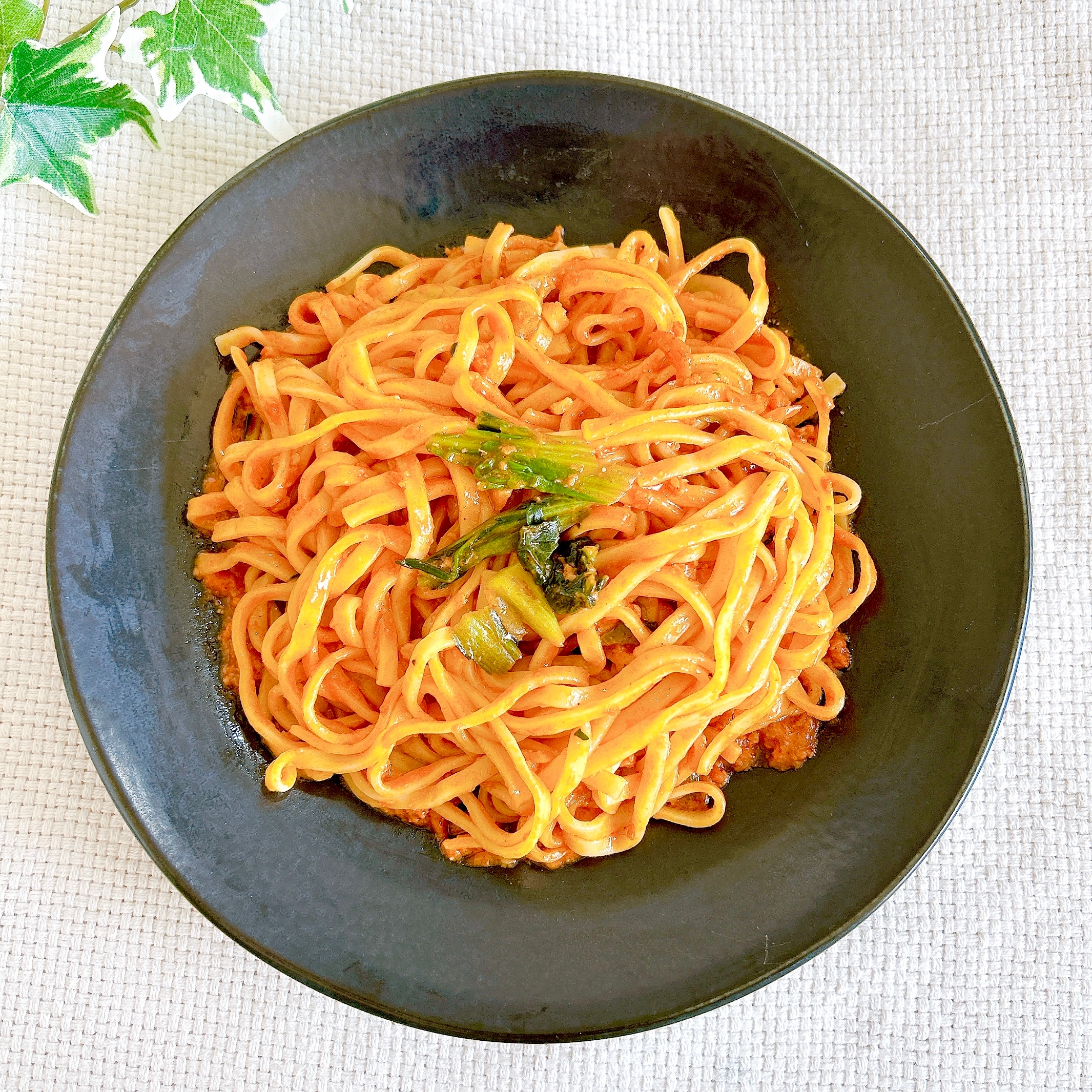 FamilyMart(ファミリーマート)の「濃厚だれがもちっと麺によく絡む汁なし担々麺」