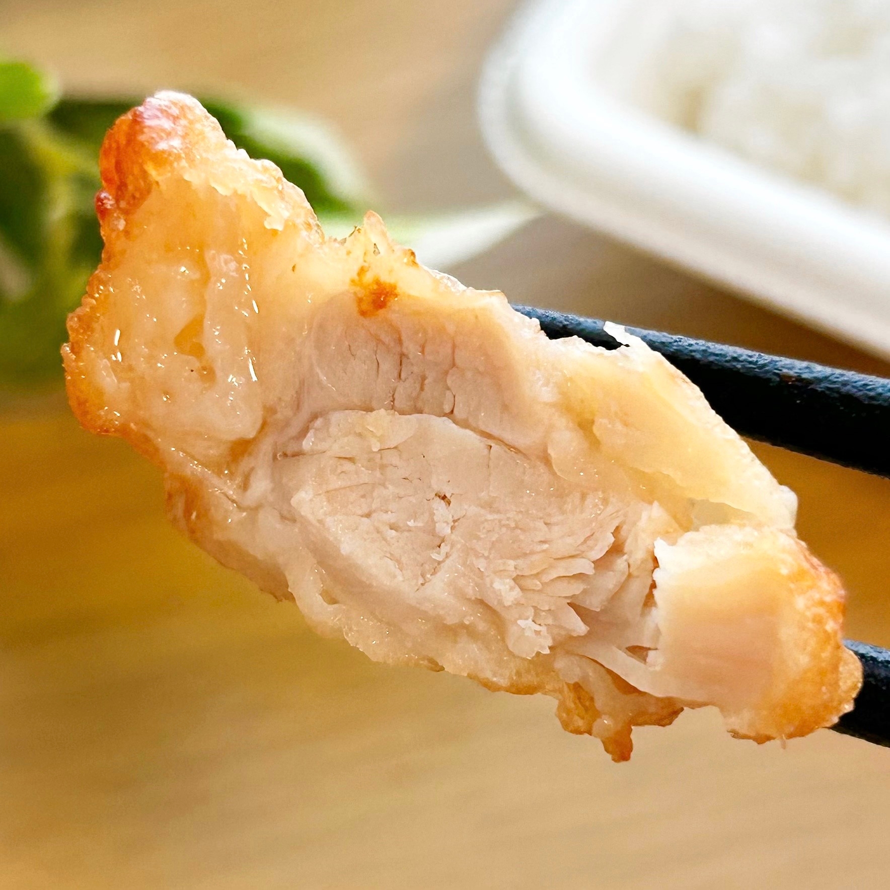 FamilyMart(ファミリーマート)の「ハンバーグ&から揚げ弁当」