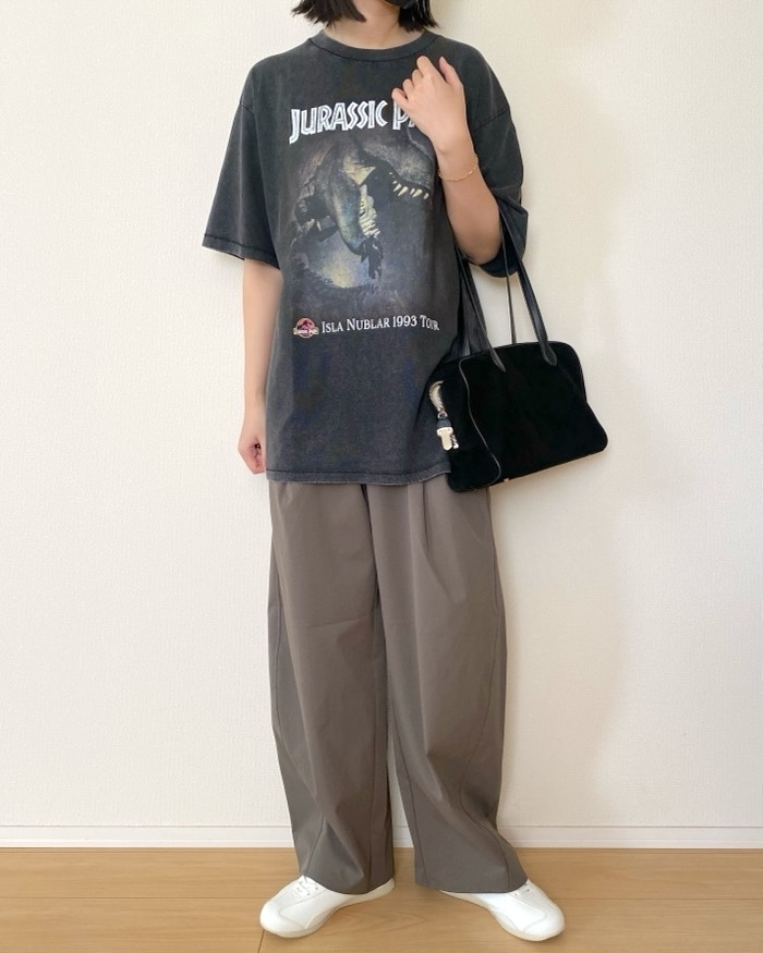 GUの「バレルレッグプルオンパンツQ」