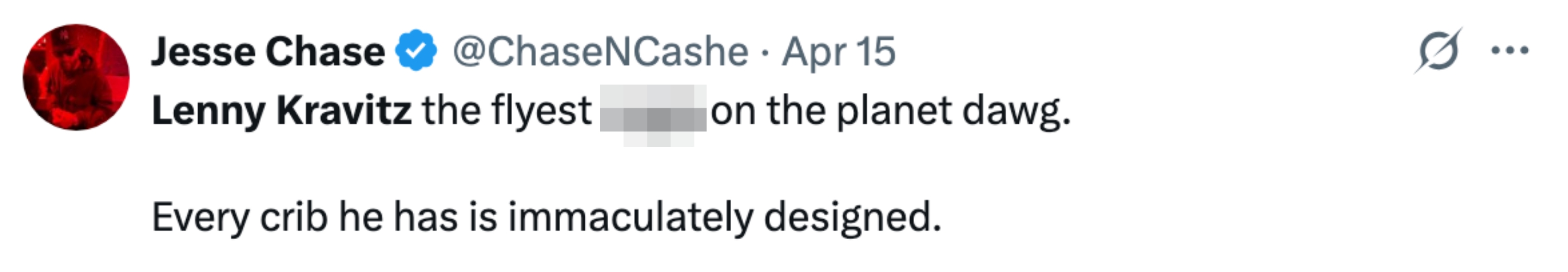 A tweet praising Lenny Kravitz as stylish and noting his elegantly designed homes