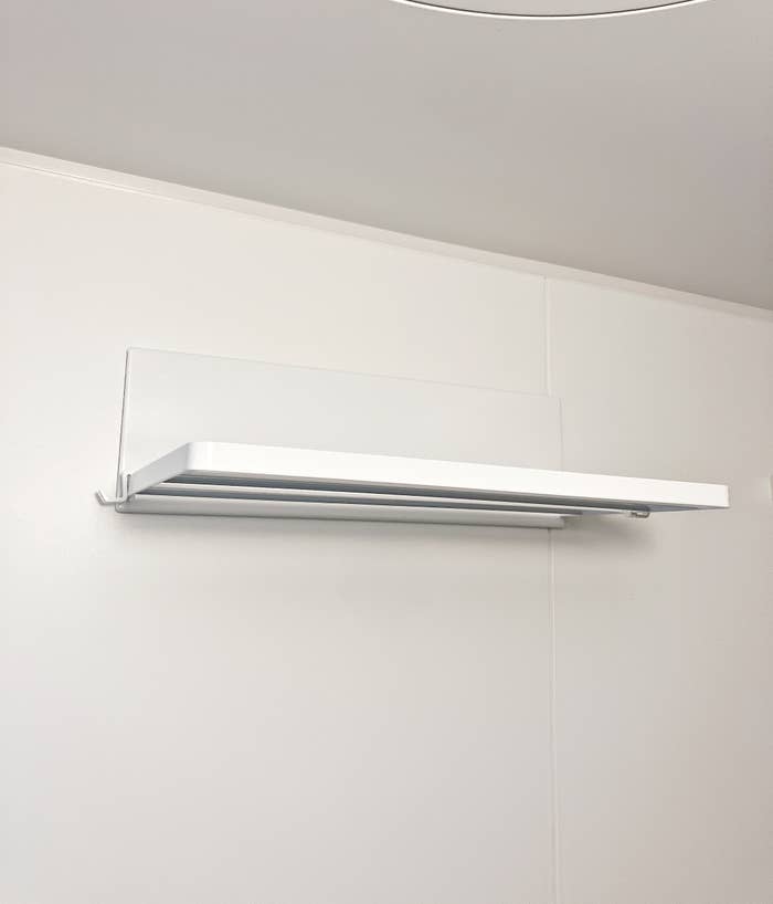 ニトリ「マグネットバスタオル棚」