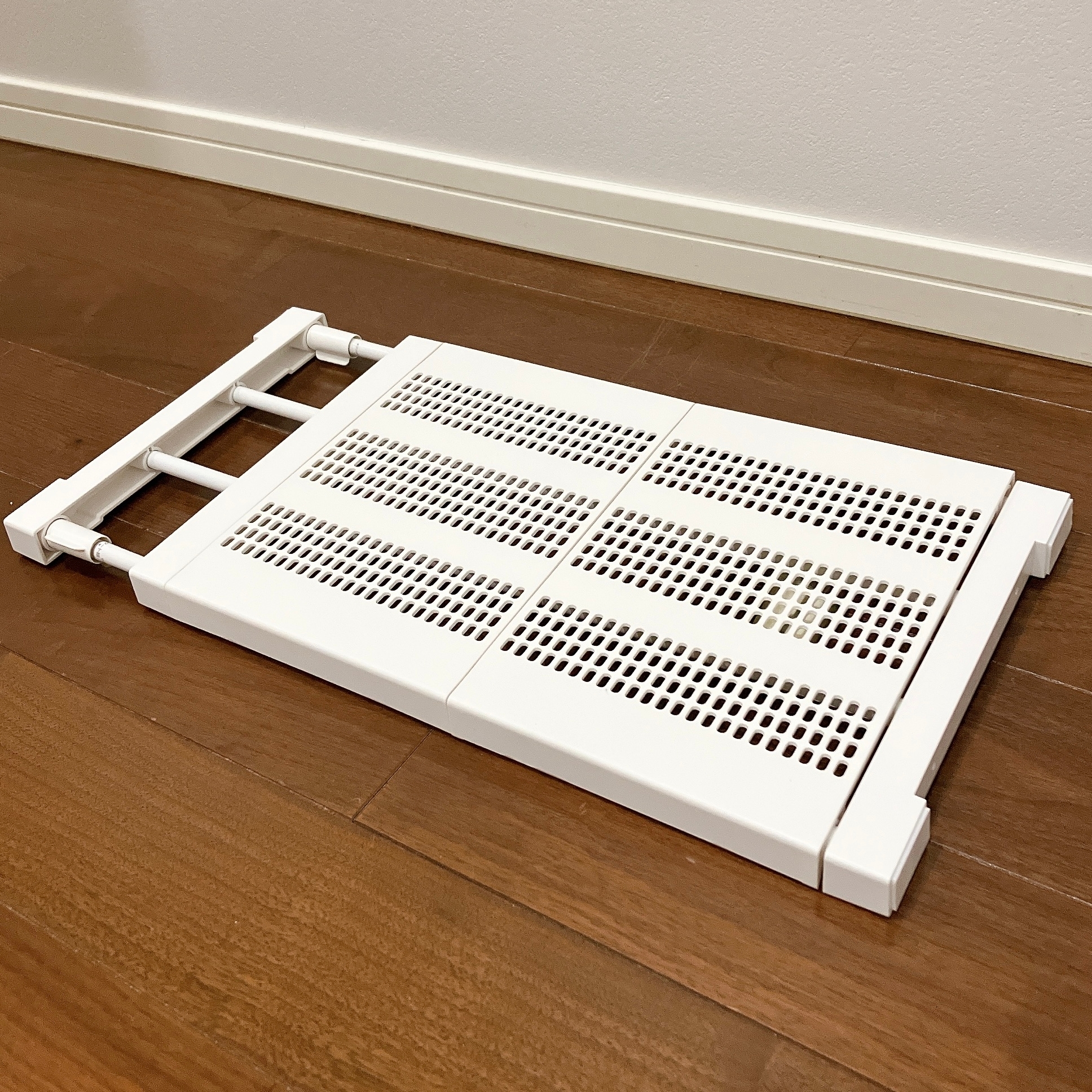 ニトリ「ポールスライド棚」