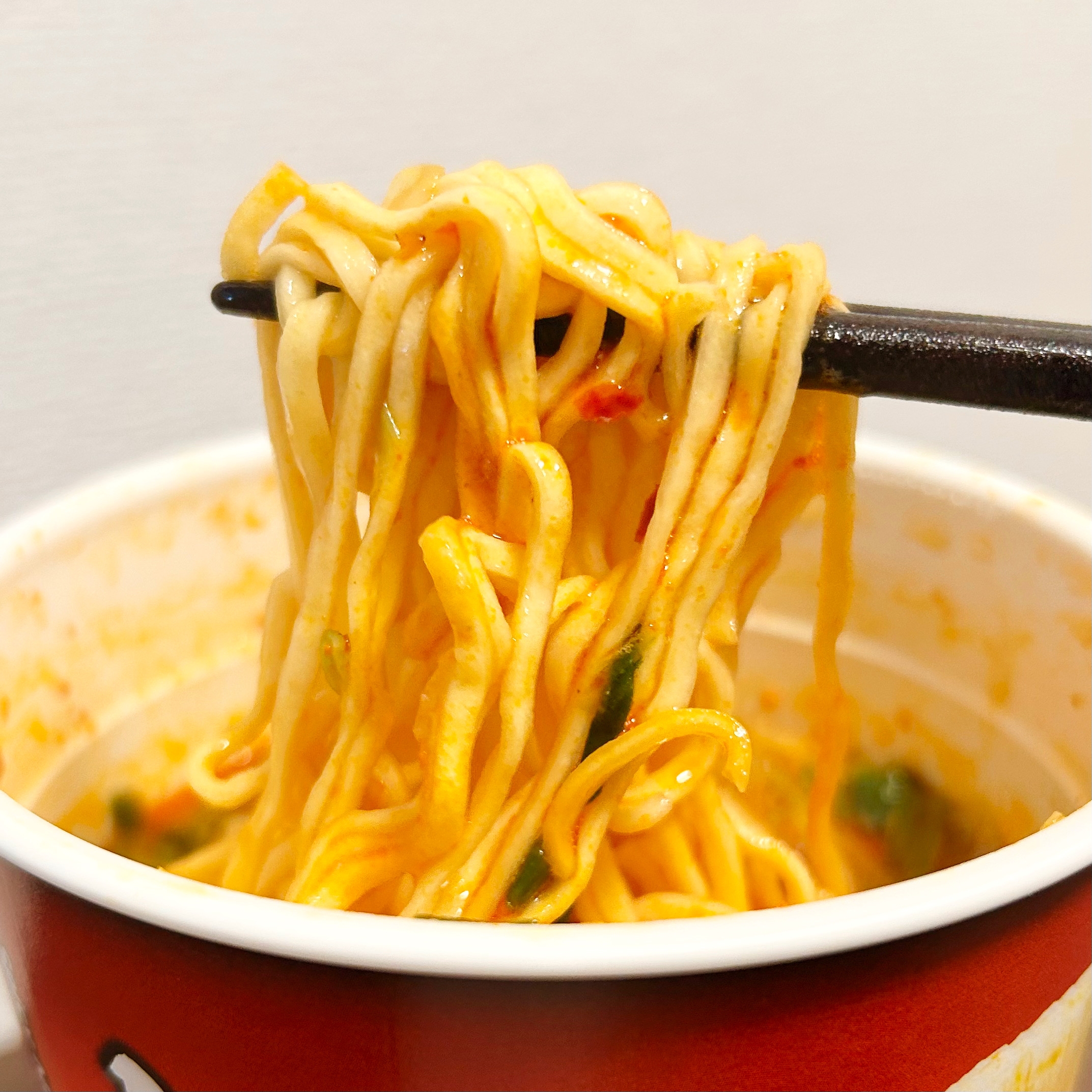 ファミマの「6種の野菜を使用 旨辛味噌」