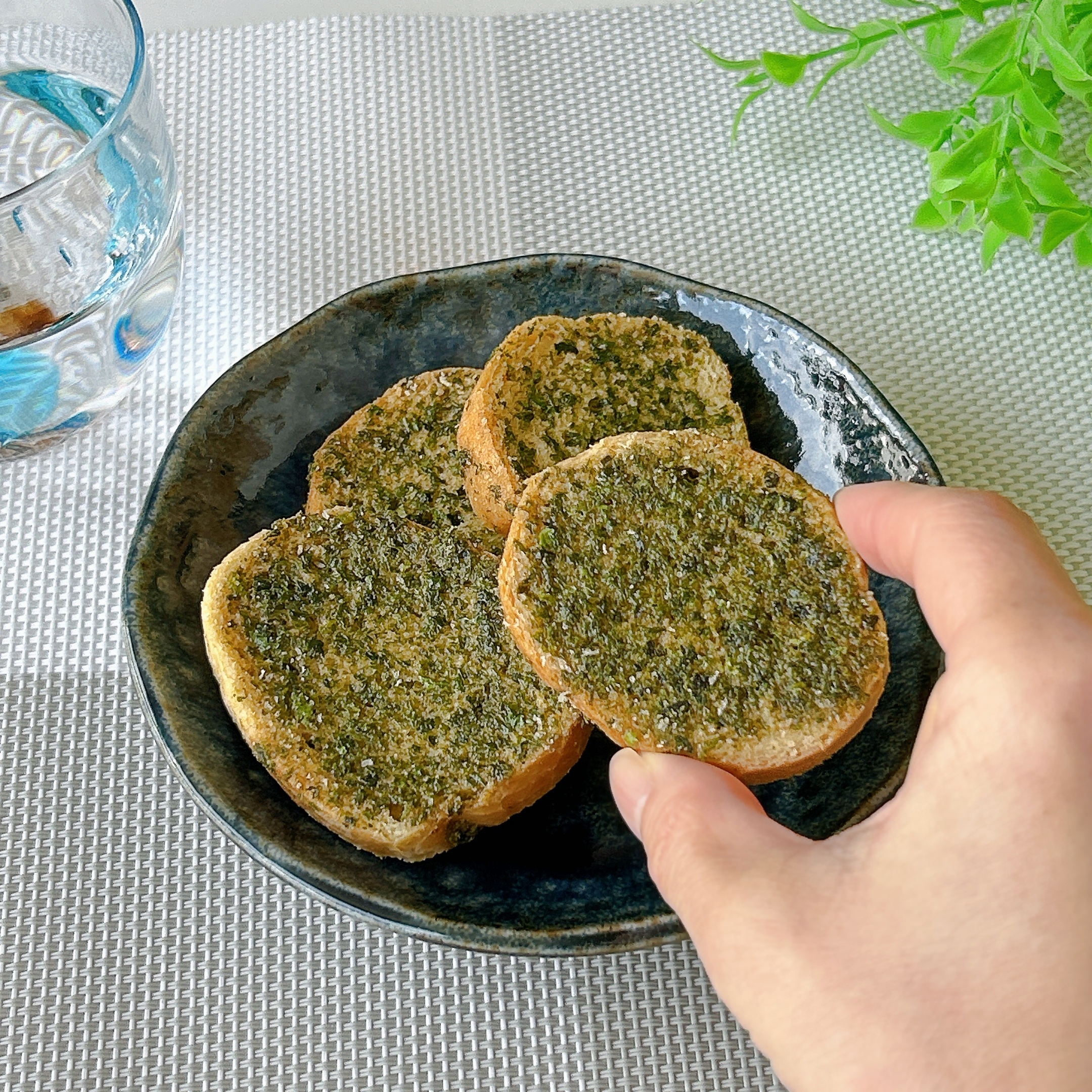 LAWSON(ローソン)の「海苔と塩の和ラスク」