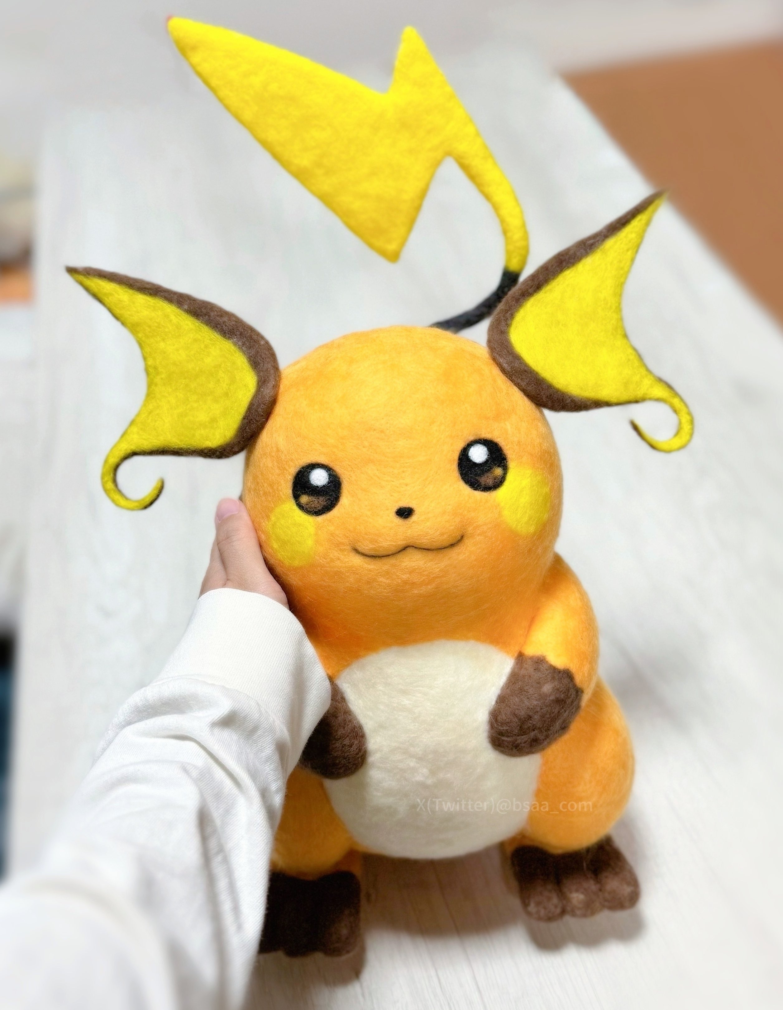 羊毛フェルトのライチュウ(ジオくん@羊毛フェルト?さんのXアカウントより)