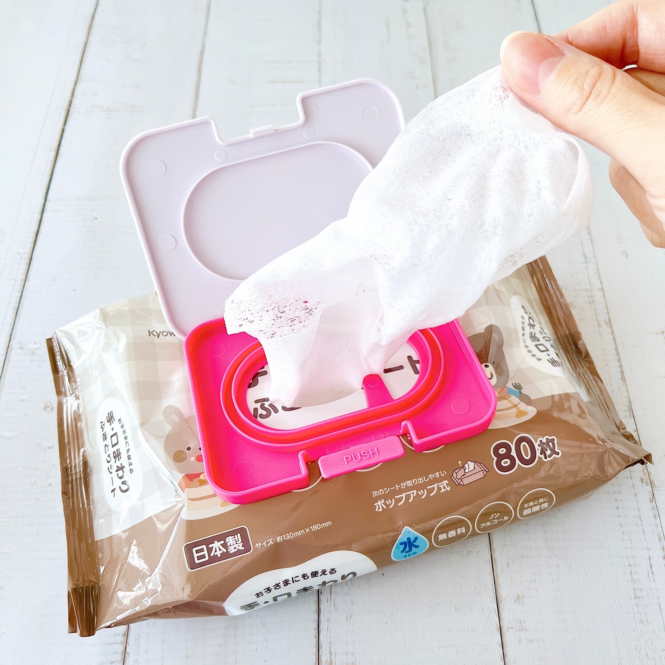 セリアの「ワンプッシュウェットシートのフタ M／M ハート」