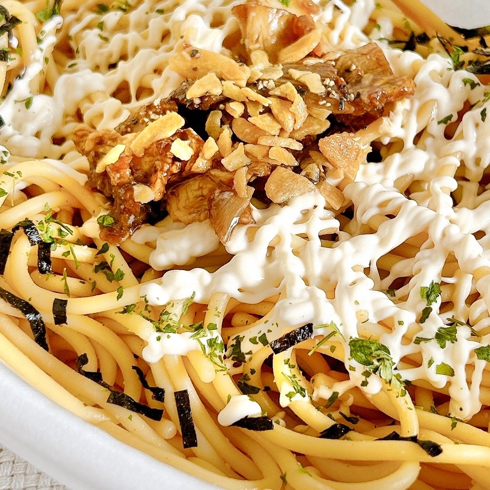 ファミマの「特盛 太麺！チャーシューにんにくマヨパスタ」