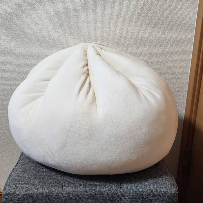 ニトリの「モチモチクッション ニクマン(NM001)」