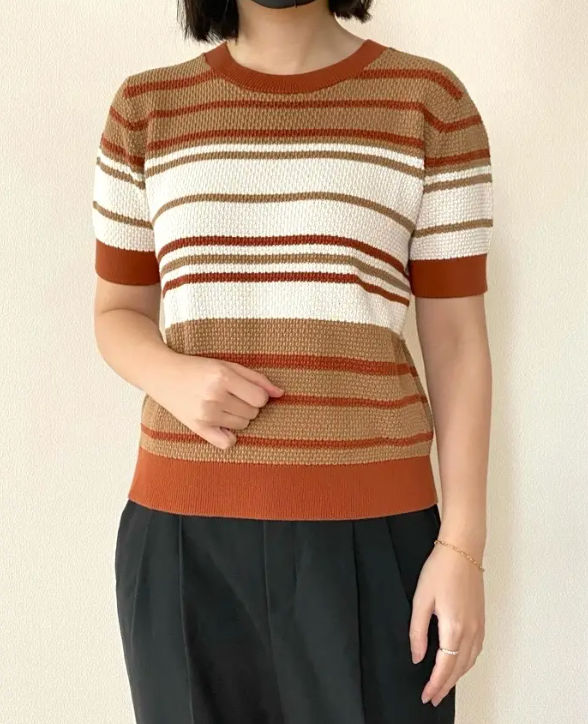 ユニクロの「コットンポップコーンクルーセーター半袖」