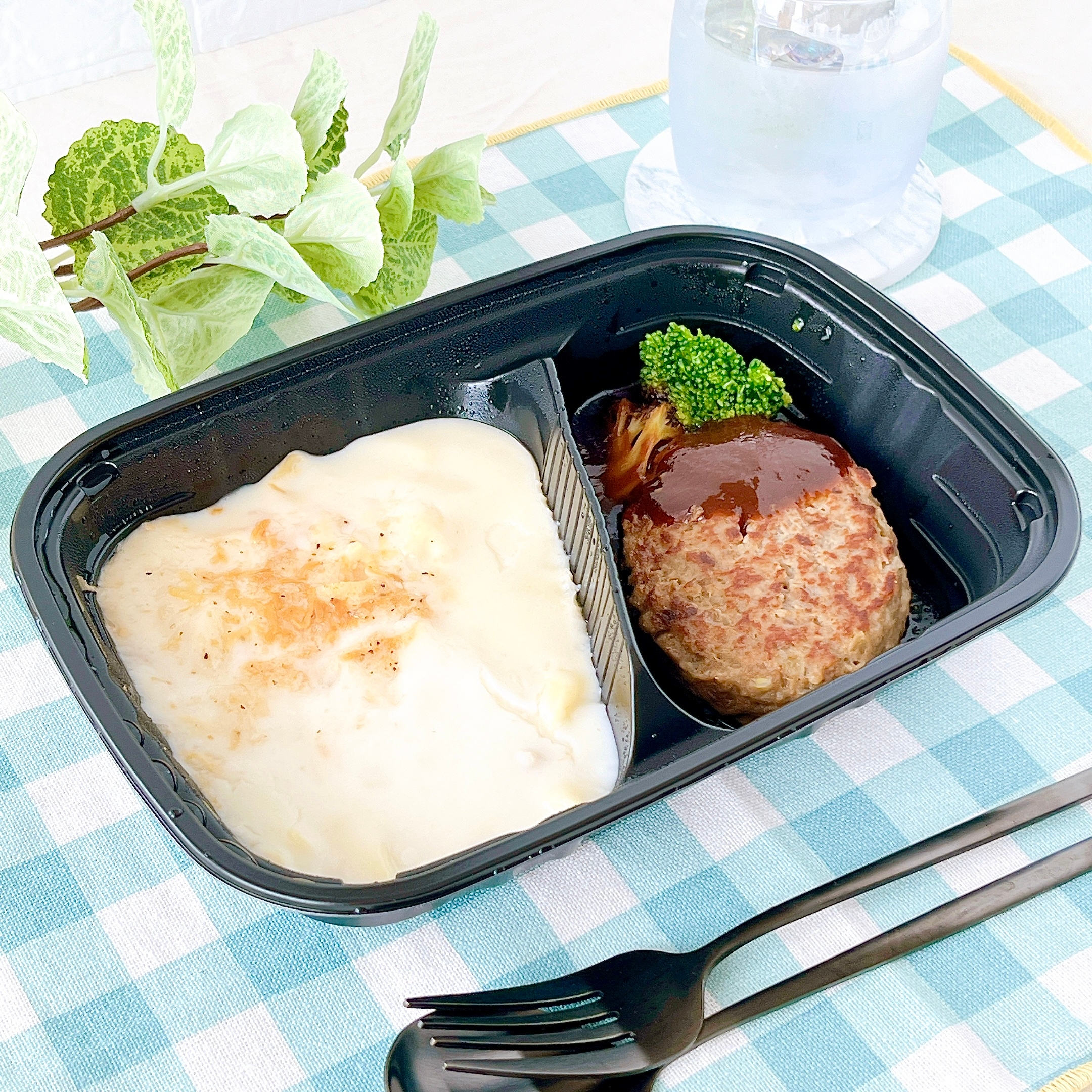 セブン-イレブンの「7プレミアム グラタン&ハンバーグ」