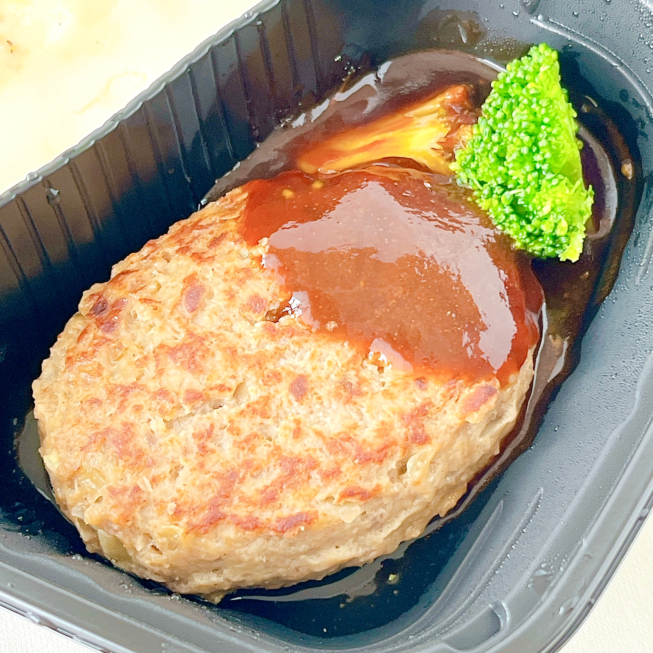 セブン-イレブンの「7プレミアム グラタン&ハンバーグ」