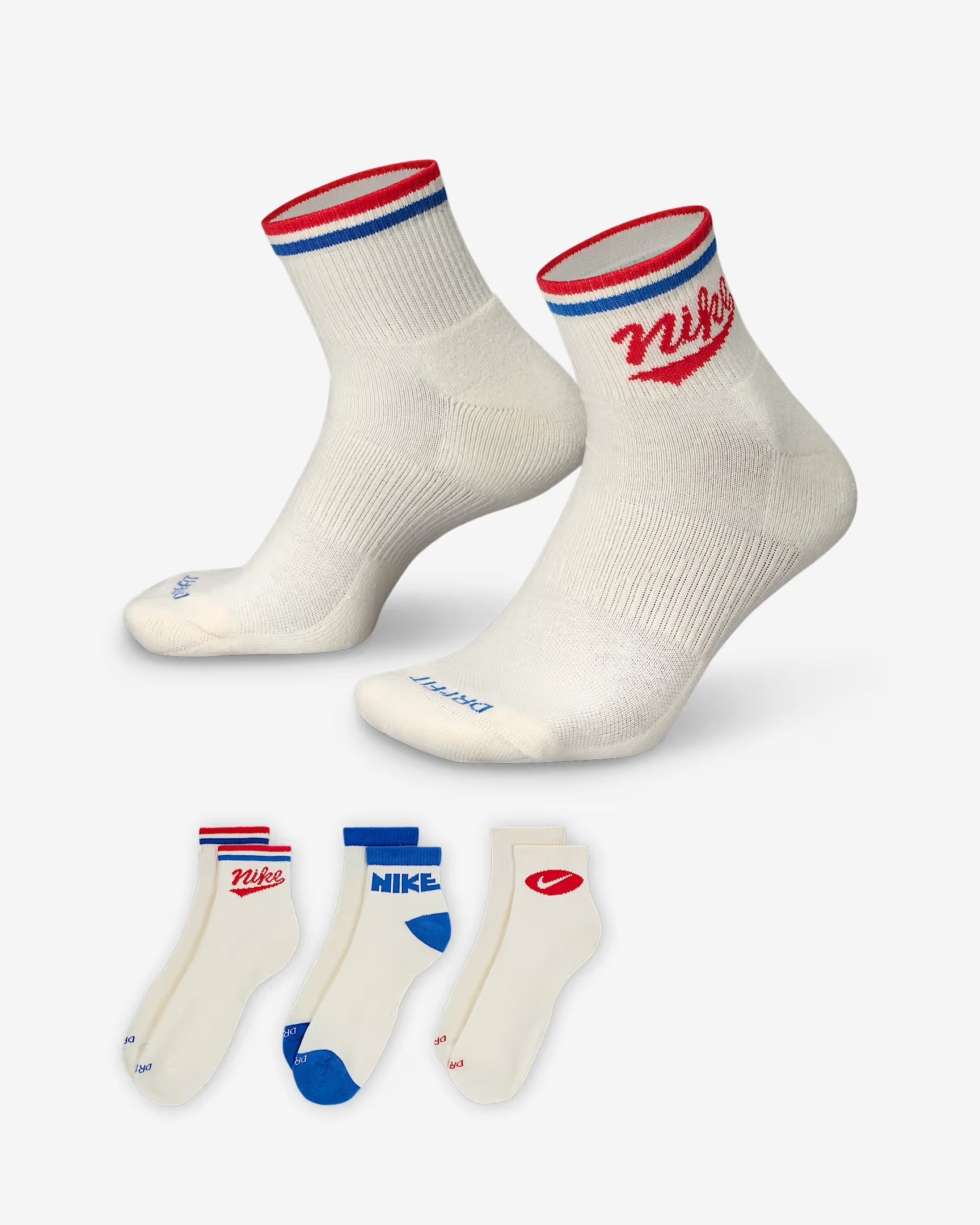 Kaus kaki nike dengan huruf retro dan aksen garis ditampilkan dalam warna merah dan biru, tersedia dalam berbagai desain