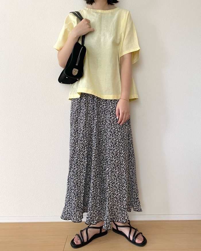 無印良品の「婦人 ヘンプ コットン 半袖ブラウス」