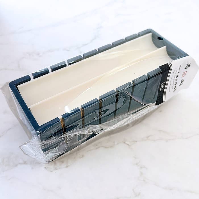 3COINS(スリーコインズ)「ハート巻き寿司型」