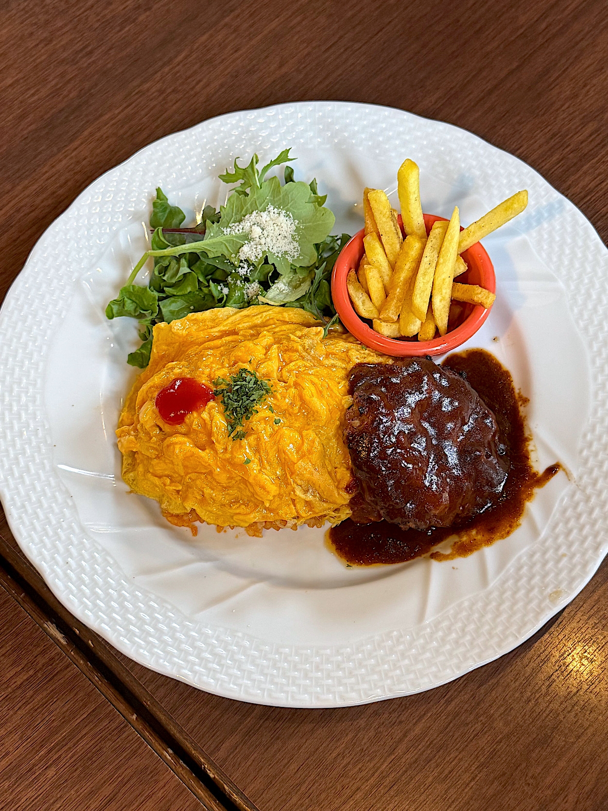 星乃珈琲「オムライス&デミグラスハンバーグプレート」