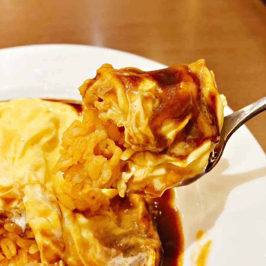 デニーズ「とろ~り卵とチーズのオムライス」