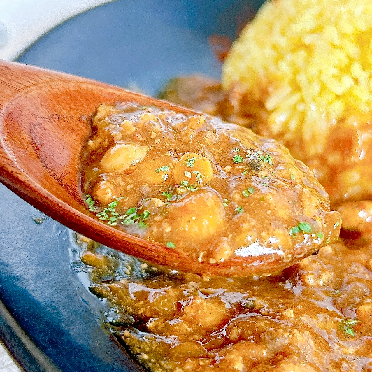 FamilyMart(ファミリーマート)の「焙煎香辛料の香りきわだつ スパイシーキーマカレー」