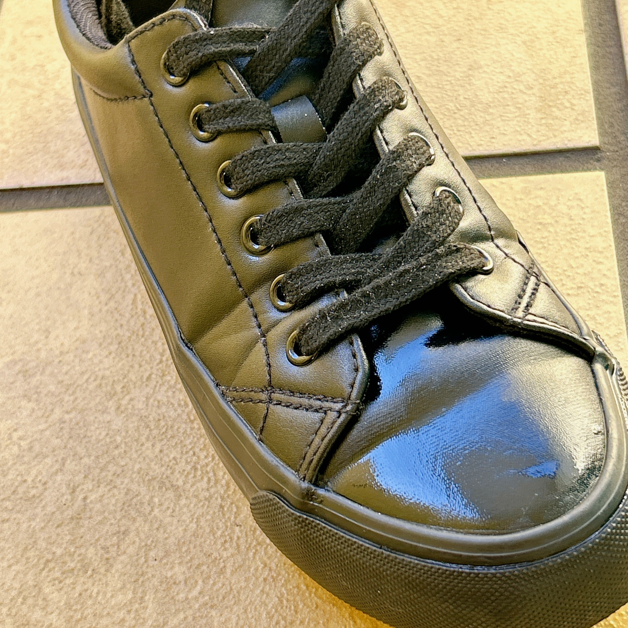 CAINZ(カインズ)の「革製品にも使える防水スプレー 180ml」