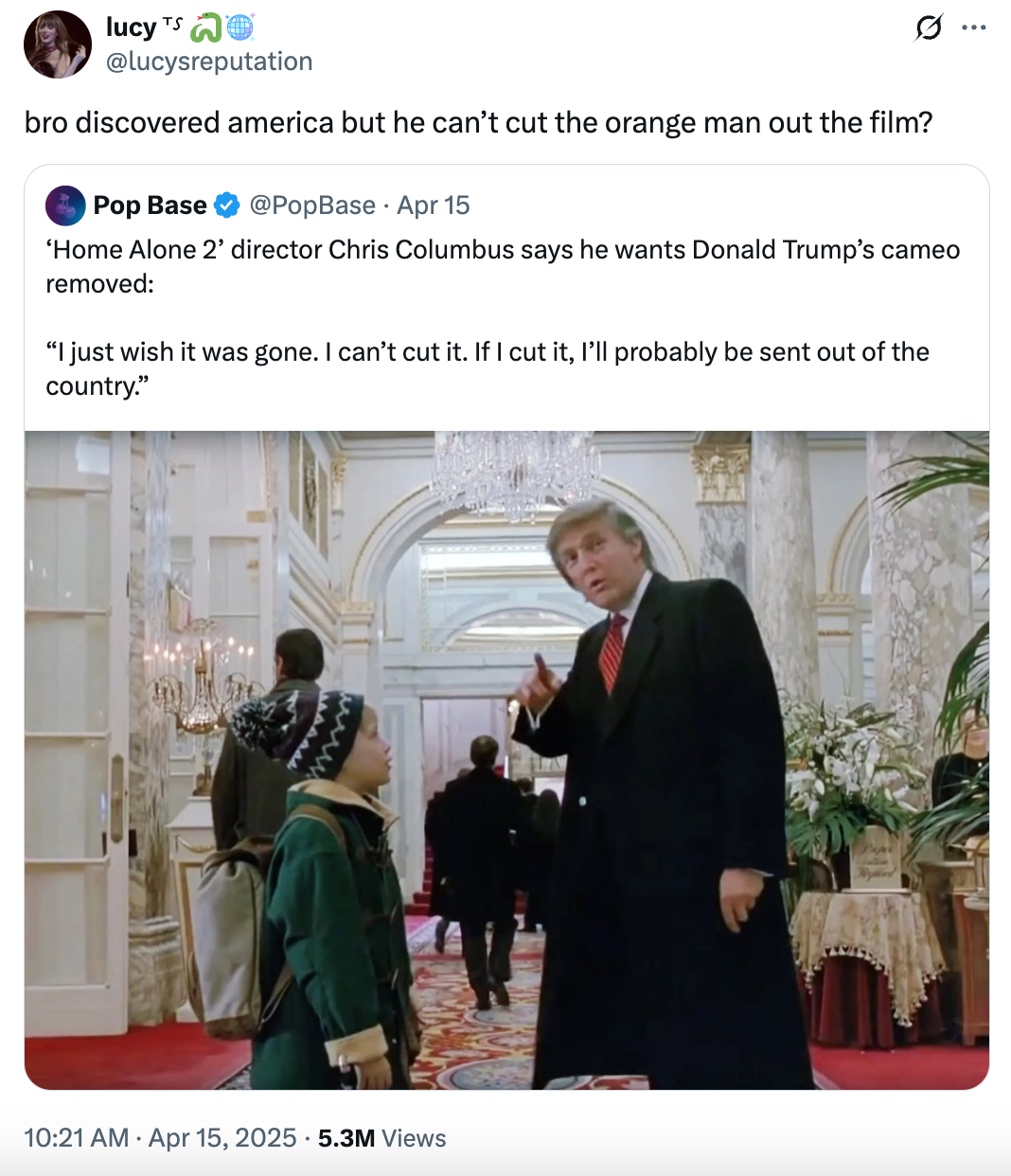 Tweet showing a scene from "Home Alone 2" with Donald Trump and Macaulay Culkin. Director Chris Columbus comments on wanting Trump's cameo removed
