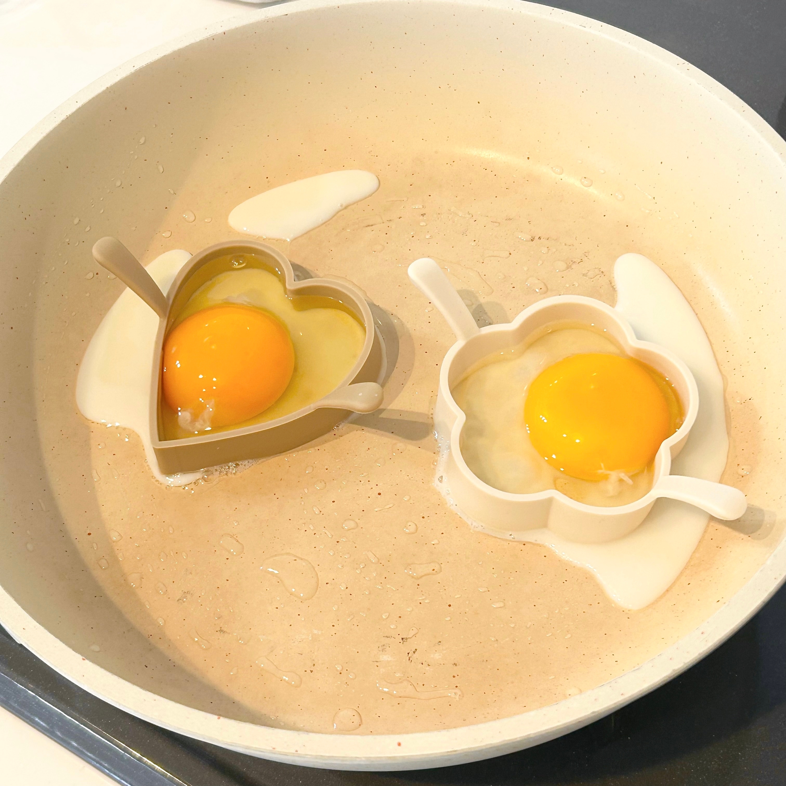 3COINS(スリーコインズ)の「シリコンリング4個セット/KITINTO」