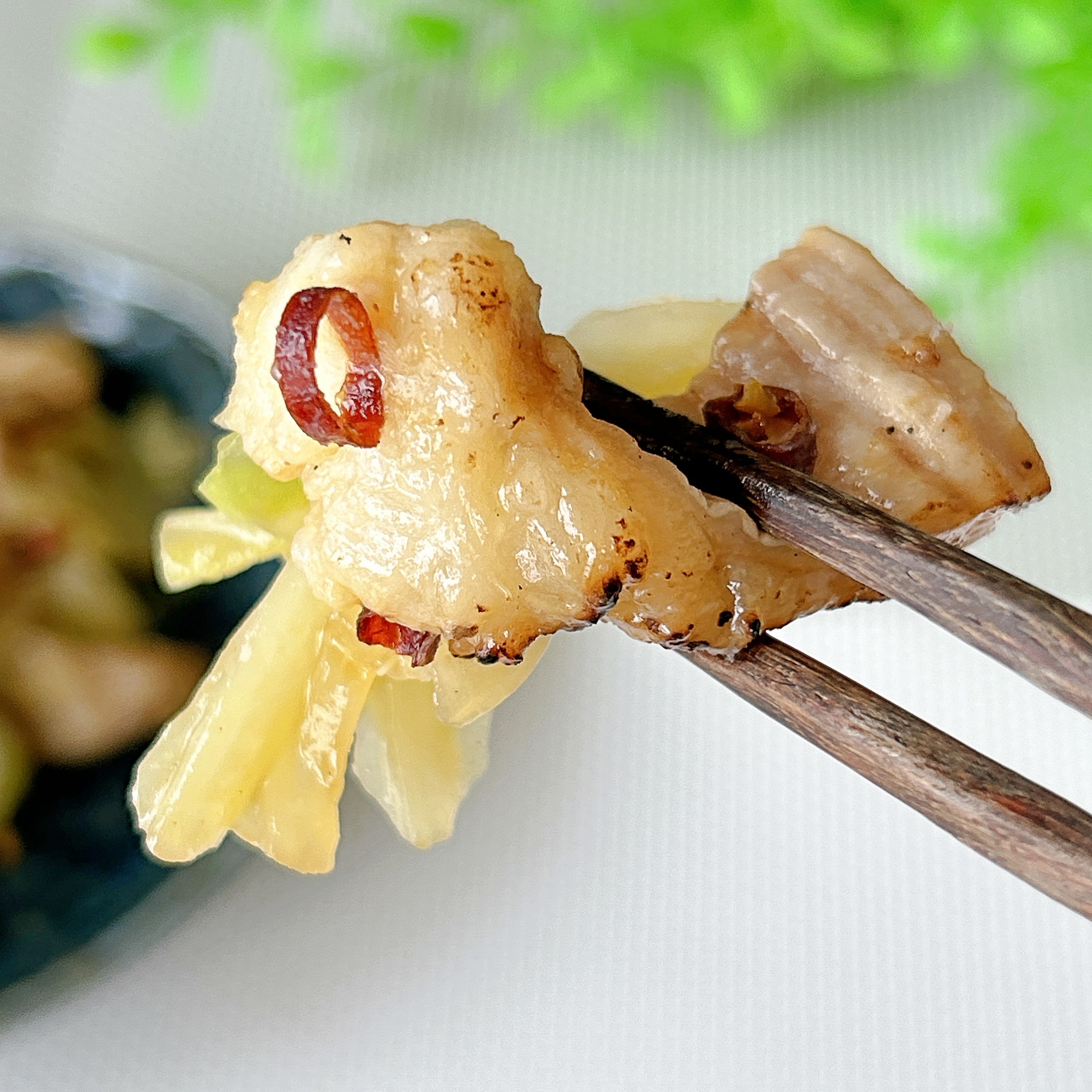 LAWSON（ローソン）の「牛塩ホルモン焼」