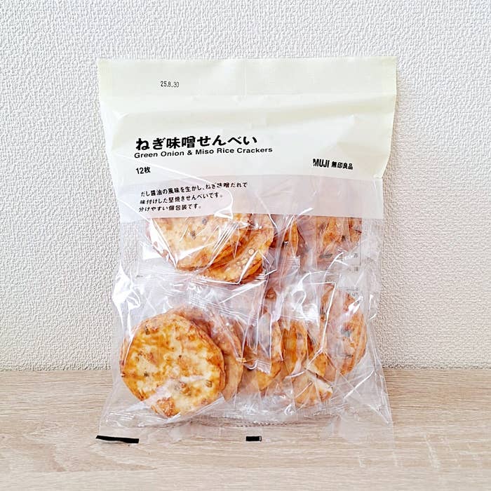 無印良品「大袋 ねぎ味噌せんべい」