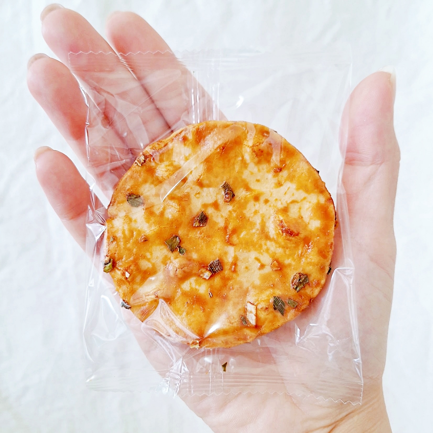 無印良品「大袋 ねぎ味噌せんべい」