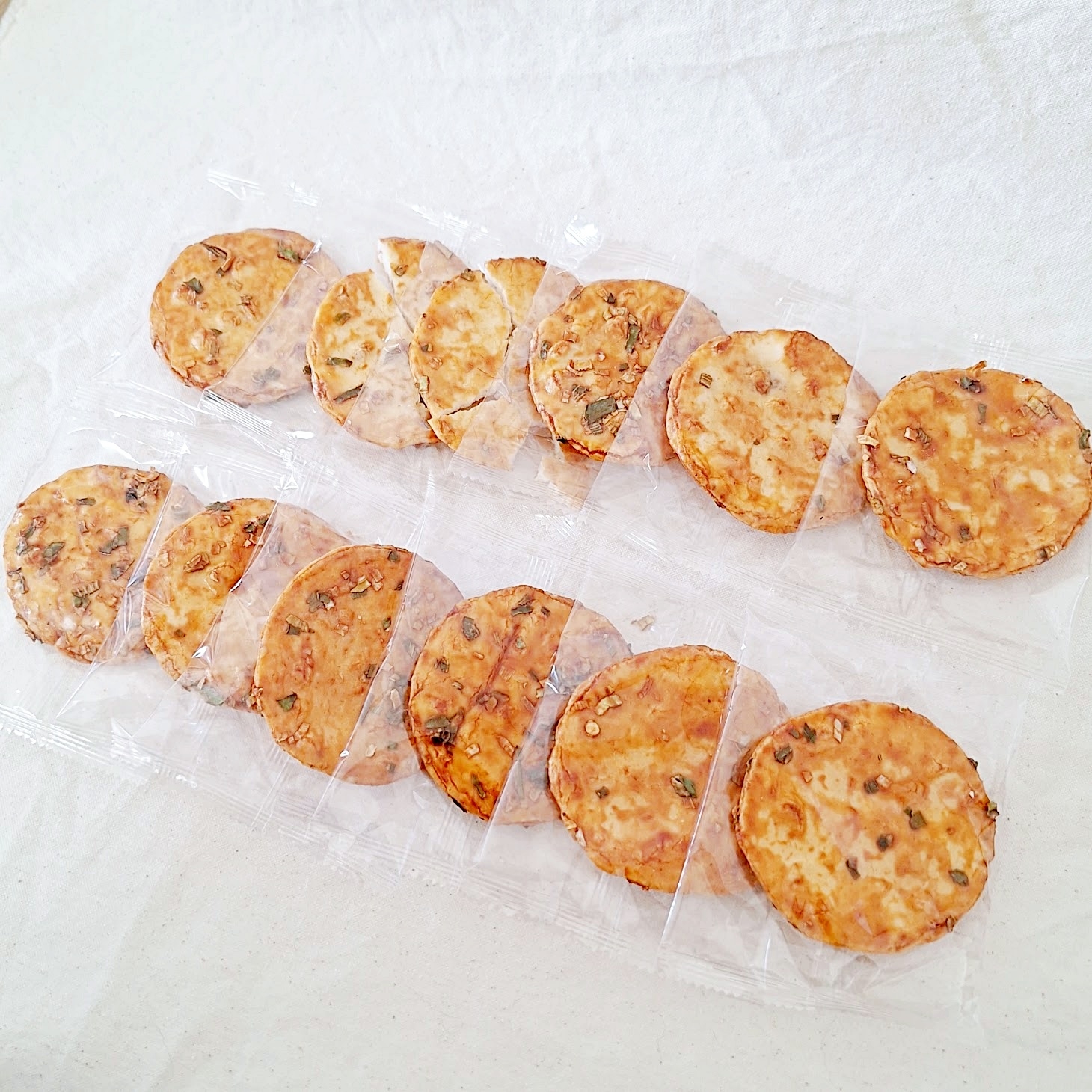 無印良品「大袋 ねぎ味噌せんべい」