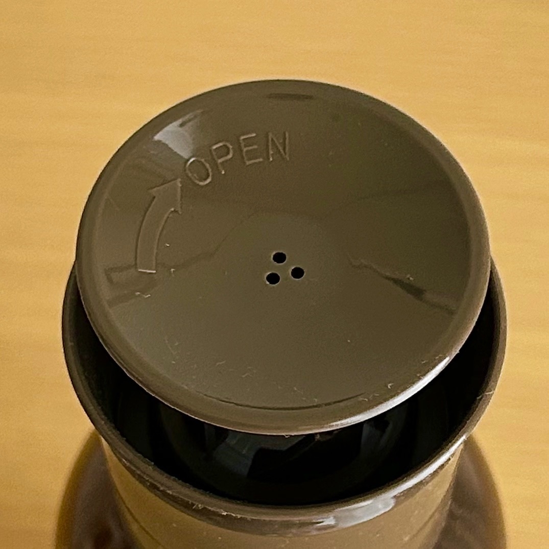 3COINS(スリーコインズ)の「《片手でワンプッシュ!》食器洗剤ボトル丸型:300ml/KITINTO」