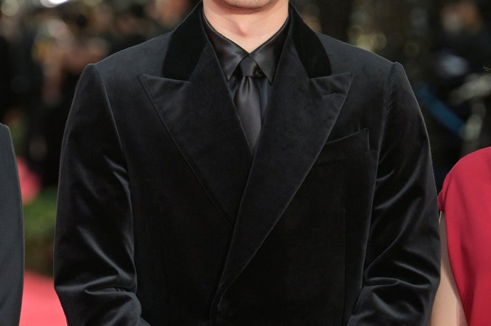 開幕した第37回東京国際映画祭のレッドカーペットイベントに登場した菅田将暉さん(東京都千代田区)(時事通信フォト)