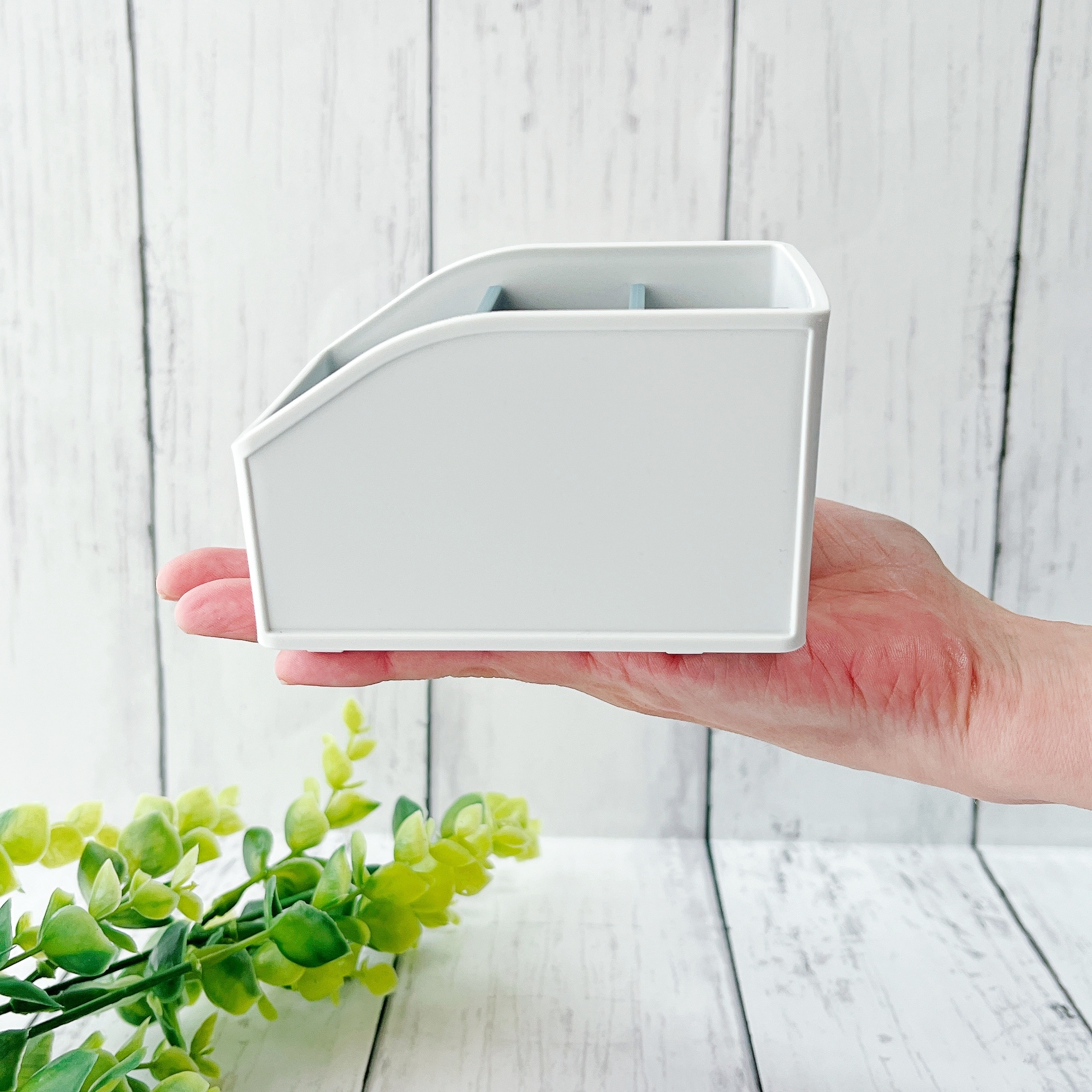 DAISO(ダイソー)で見つけた「ヌーべ ふせんスタンド ブルーグレー」