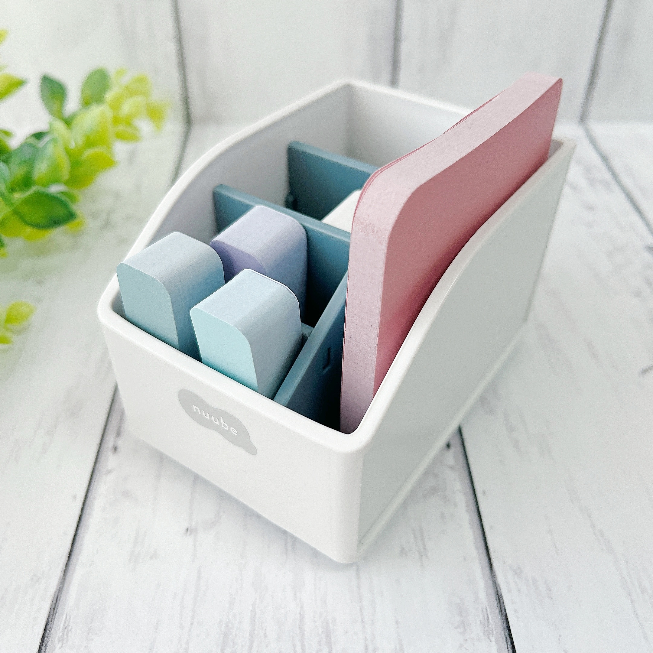 DAISO(ダイソー)で見つけた「ヌーべ ふせんスタンド ブルーグレー」