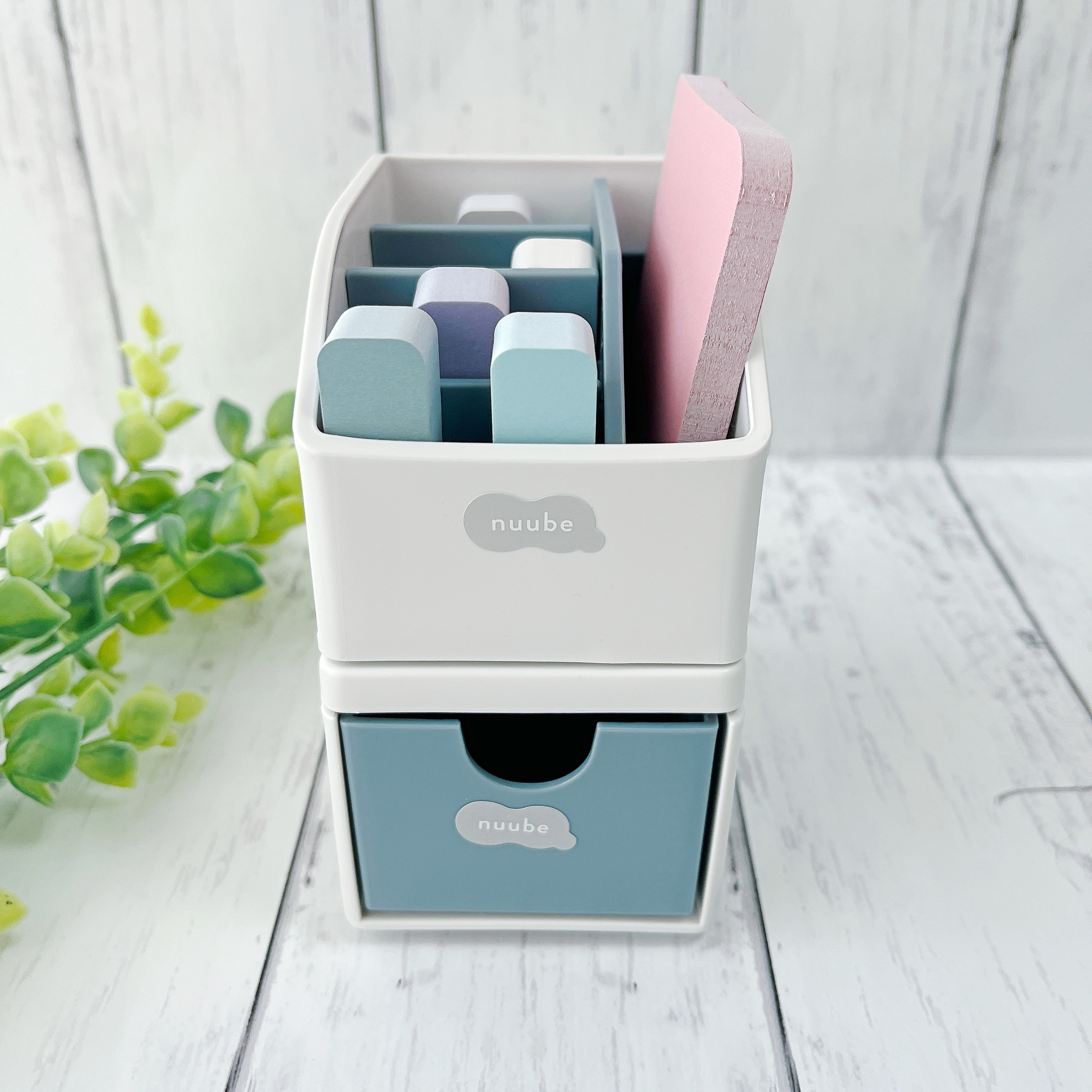 DAISO(ダイソー)で見つけた「ヌーべ ふせんスタンド ブルーグレー」