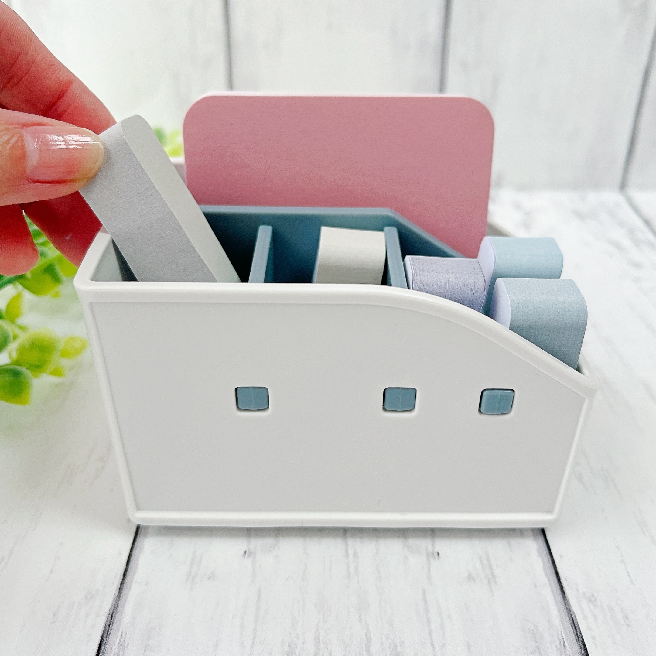 DAISO(ダイソー)で見つけた「ヌーべ ふせんスタンド ブルーグレー」