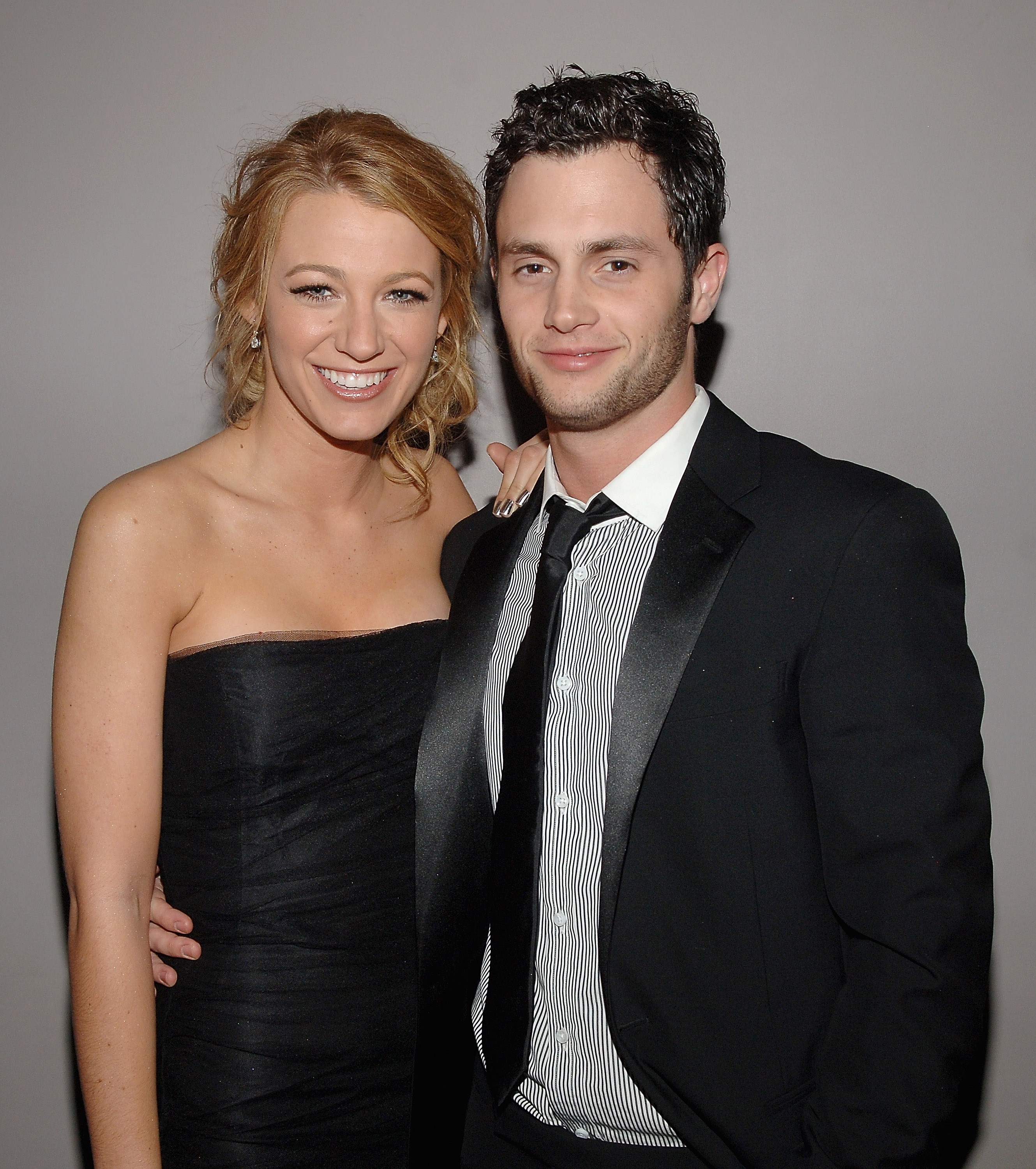 Blake Lively and Penn Badgley posing together