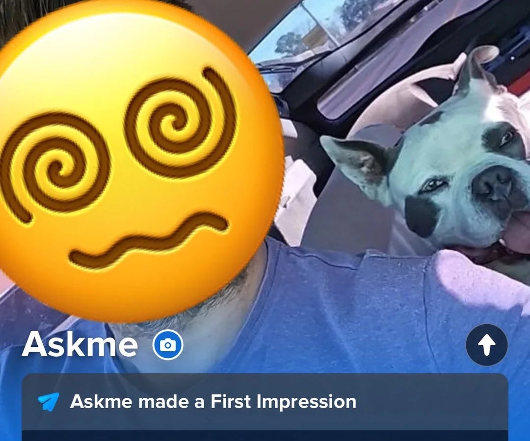 A person takes a selfie. Text reads: "Good morning beautiful. What do you like in a guy or a girl? Do you like to peg?"