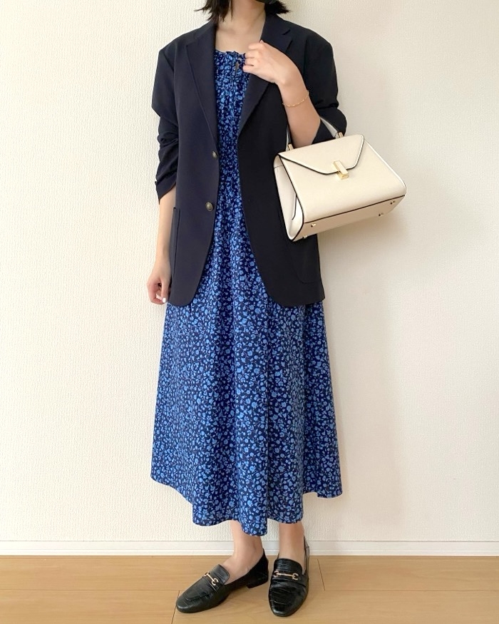 ユニクロの「ボリュームスリーブワンピース/半袖」