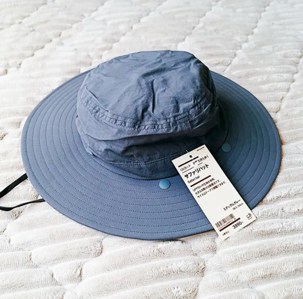 無印良品の「UVカット 日陰を持ち歩く サファリハット」