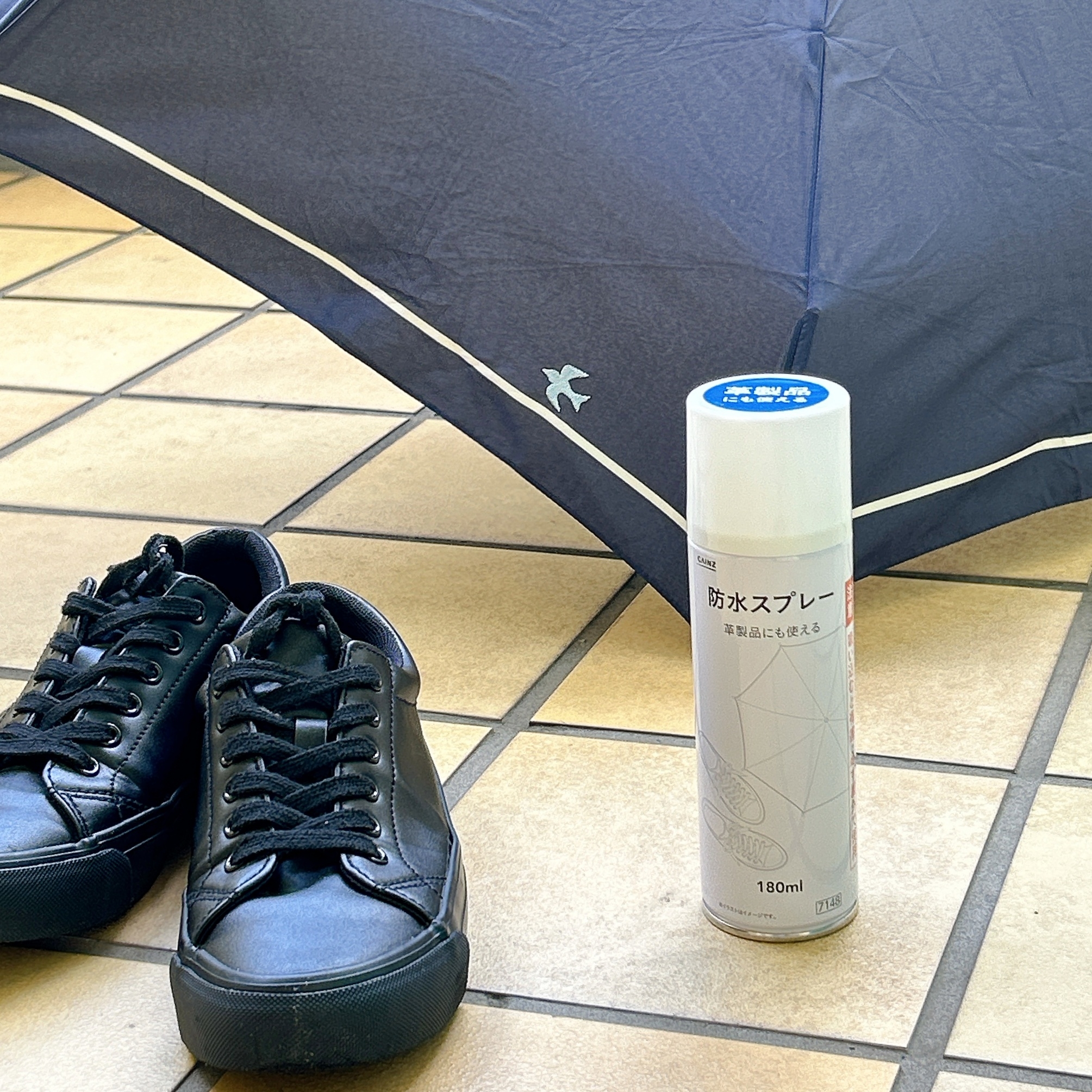 CAINZ(カインズ)の「革製品にも使える防水スプレー 180ml」